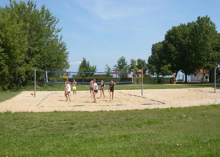 Unit_type_semidetached_house 55197 * Zamárdi