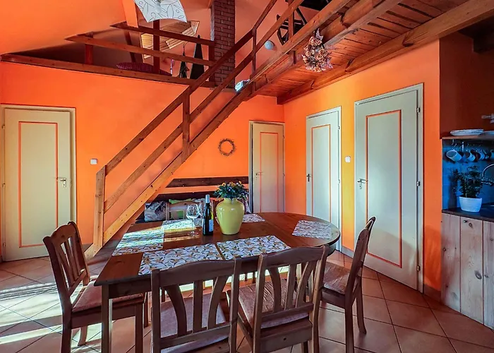 Unit_type_semidetached_house 55197 * Zamárdi