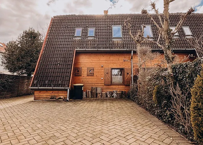 Unit_type_semidetached_house 55197 * Zamárdi